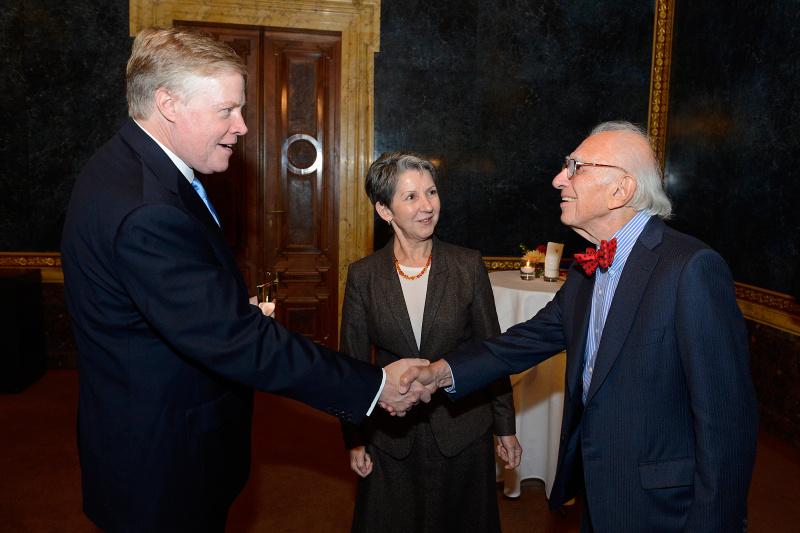 v.li.: Der Botschafter der Vereinigten Staaten von Amerika William Eacho, Nationalratspräsidentin Barbara Prammer und Nobelpreisträger Eric Kandel