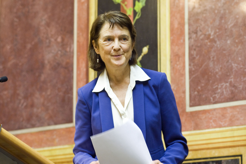 Stephanie Lerner-Lapidus bei ihrer Dankesrede in Vertretung der Preisträgerin Gerda Lerner