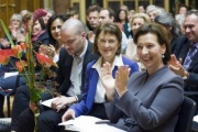 Blick in Richtung VeranstaltungsteilnehmerInnen mit Frauenministerin Gabriele Heinisch-Hosek (re.)