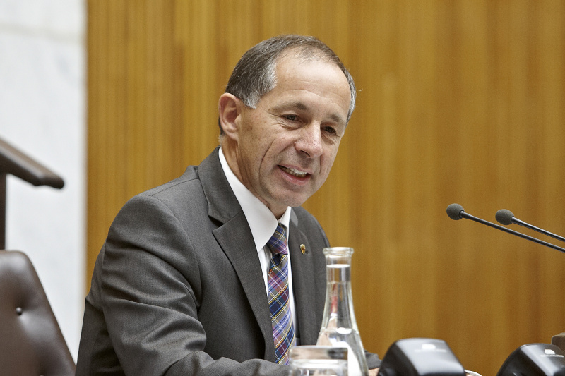 Bundesratspräsident Georg Keuschnigg am Präsidium