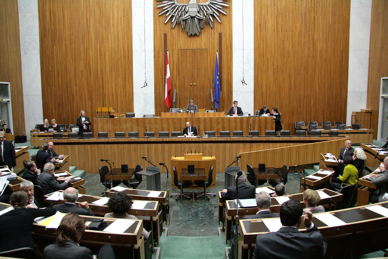 Nationalratspräsidentin Barbara Prammer begrüßt die AusschussteilnehmerInnen. Der Präsident des Europäischen Parlaments Martin Schulz auf der Regierungsbank