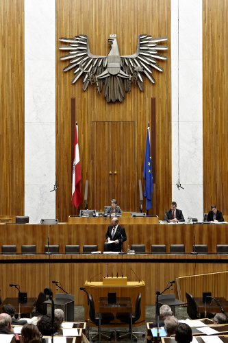 Der Präsident des Europäischen Parlaments Martin Schulz bei seiner Rede. Am Präsidium Nationalratspräsidentin Barbara Prammer