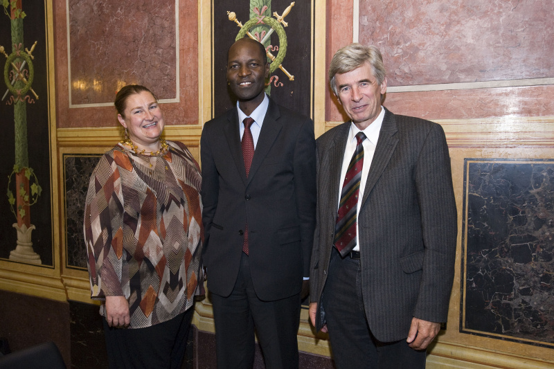 v.li. Nationalratsabgeordnete Petra Bayr, Vice-Minister of Foreign Affairs and Cooperation - Republic of Mozambique, Henrique Banze und Nationalratsabgeordneter Franz Glaser