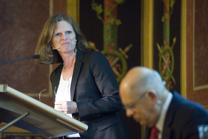Barbara Lücke am Rednerpult