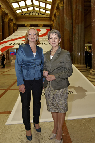 v.links: Verkehrsministerin Doris Bures und Nationalratspräsidentin Barbara Prammer