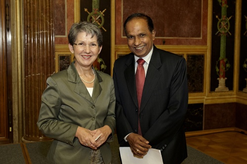 v.li. Nationalratspräsidentin Barbara Prammer mit dem Botschafter Indiens in Österreich Ramachandran Swaminathan