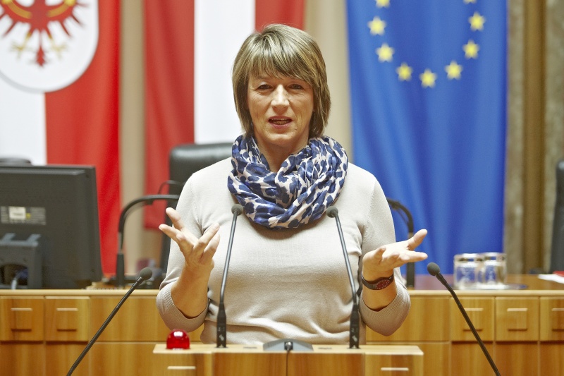 Bundesratin Elisabeth Reich am Rednerpult