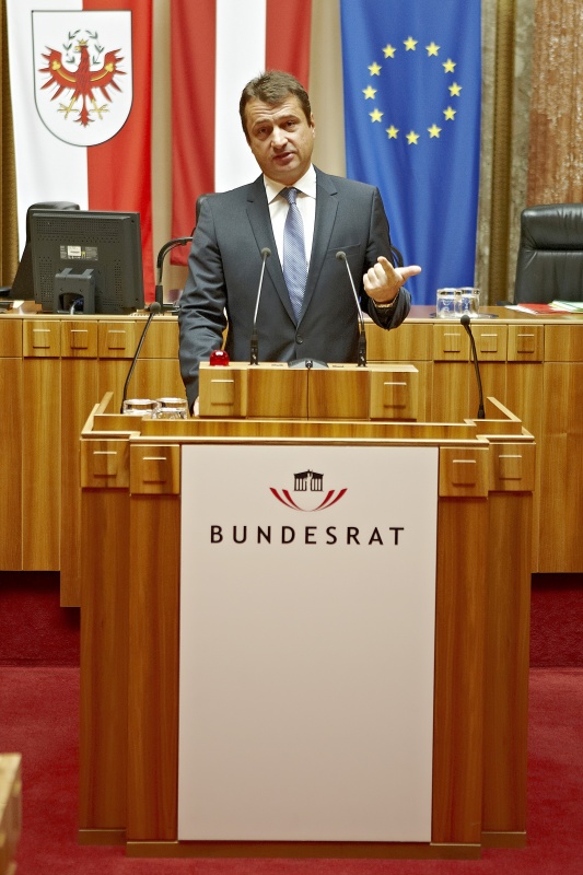 Bundesrat Klaus Fürlinger am Rednerpult