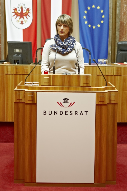 Bundesratin Elisabeth Reich am Rednerpult