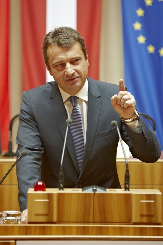 Bundesrat Klaus Fürlinger am Rednerpult