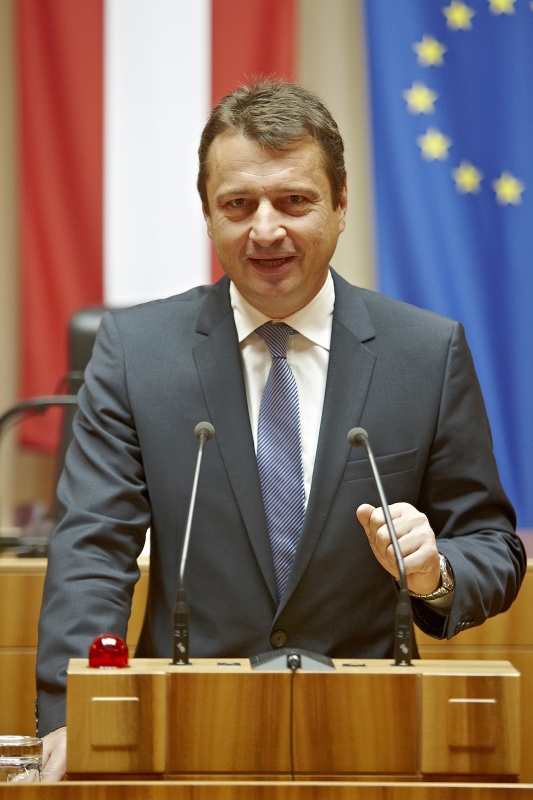 Bundesrat Klaus Fürlinger am Rednerpult