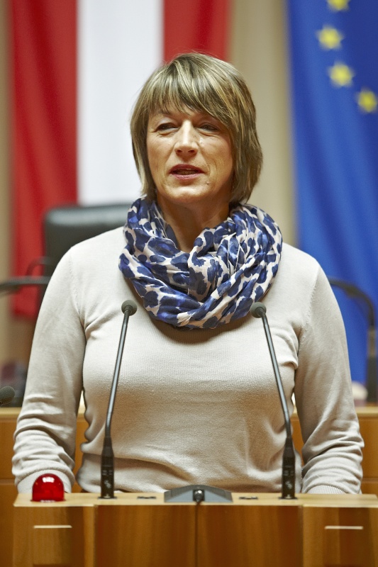 Bundesratin Elisabeth Reich am Rednerpult