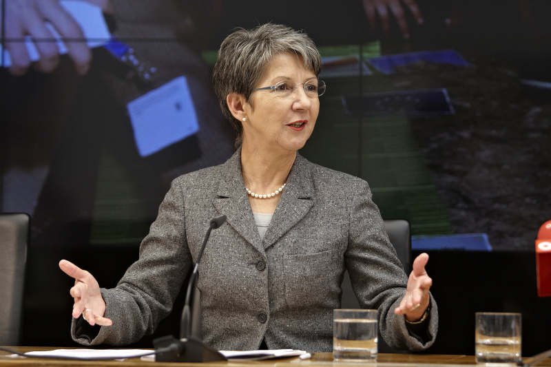 Nationalratspräsidentin Barbara Prammer am Podium