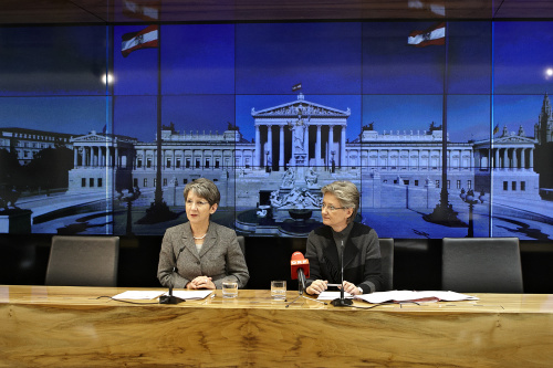 v.li. Nationalratspräsidentin Barbara Prammer und Bildungsministerin Claudia Schmied 