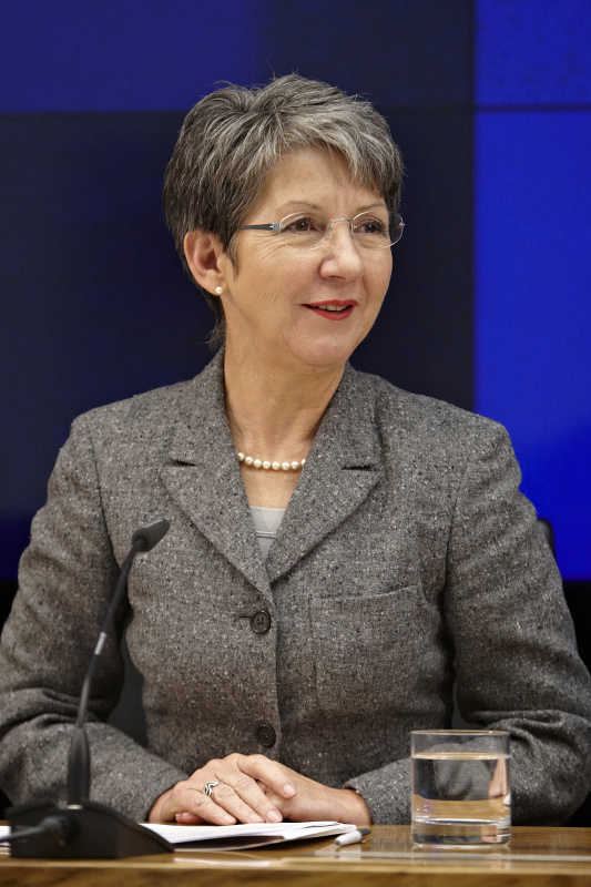 Nationalratspräsidentin Barbara Prammer am Podium