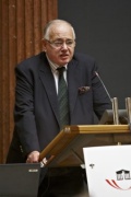 Sprecher der Initiative Mehrheitswahlrecht und Demokratiereform Heinrich Neisser