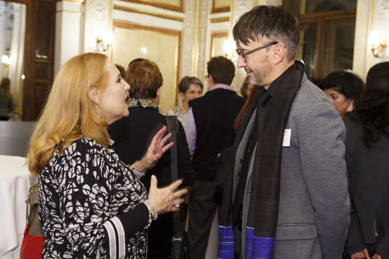 VeranstaltungsteilnehmerInnen im Gespräch