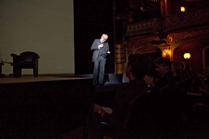 Volkstheaterdirektor Michael Schottenberg am Wort