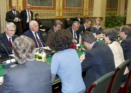 Tschechische Delegation mit dem Staatspräsidenten Vaclav Klaus (2.v.li.)