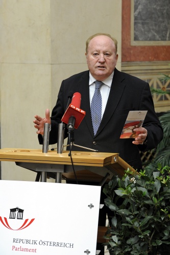Vorsitzender Präsident der Parlamentarischen Bundesheerkommission Anton Gaál bei der Begrüßungsansprache
