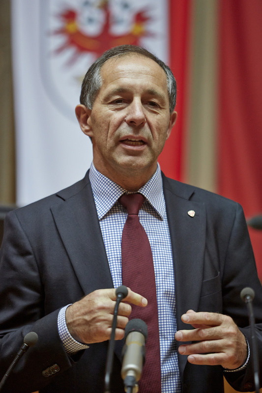 Bundesratspräsident Georg Keuschnigg am Rednerpult