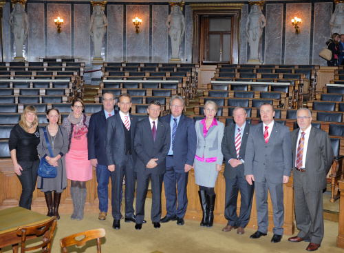 Südtiroler Delegation mit Landtagspräsident Mauro Minnti (6.v.li.)