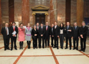 Gruppenfoto mit Nationalratspräsidentin Barbara Prammer (5.v.li.) und Mauro Minniti (7.v.li.)