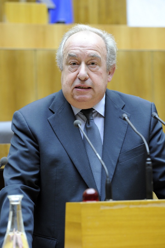 Zweiter Nationalratspräsident Fritz Neugebauer am Rednerpult