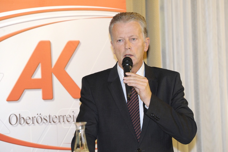 Wirtschaftminister Reinhold Mitterlehner am Wort