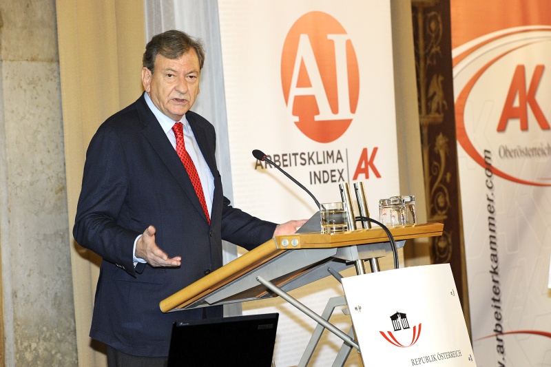 Präsident der Bundesarbeitskammer Herbert Tumpel am Rednerpult