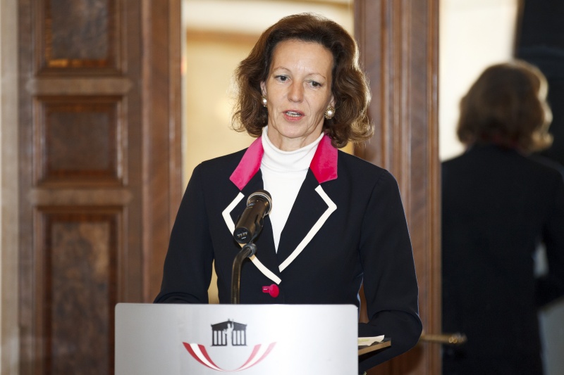 Botschafterin Elisabeth Tichy-Fisslberger am Rednerpult