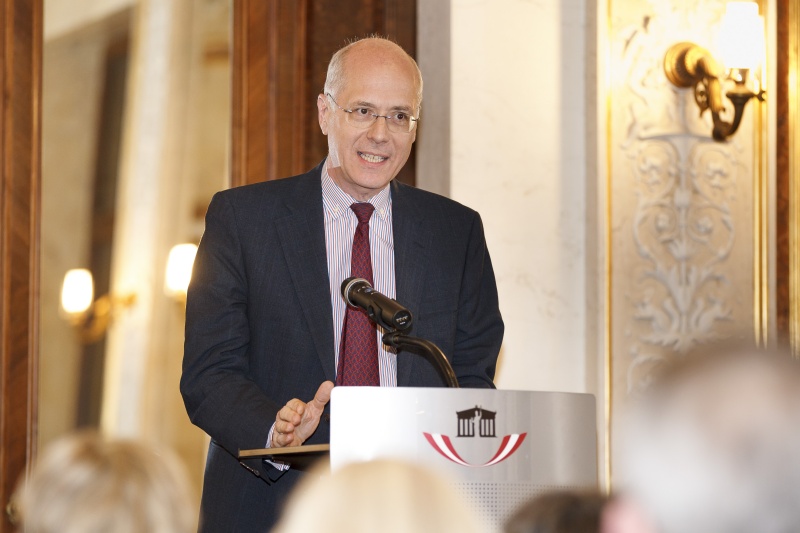 Botschafter Helmut Tichy am Rednerpult