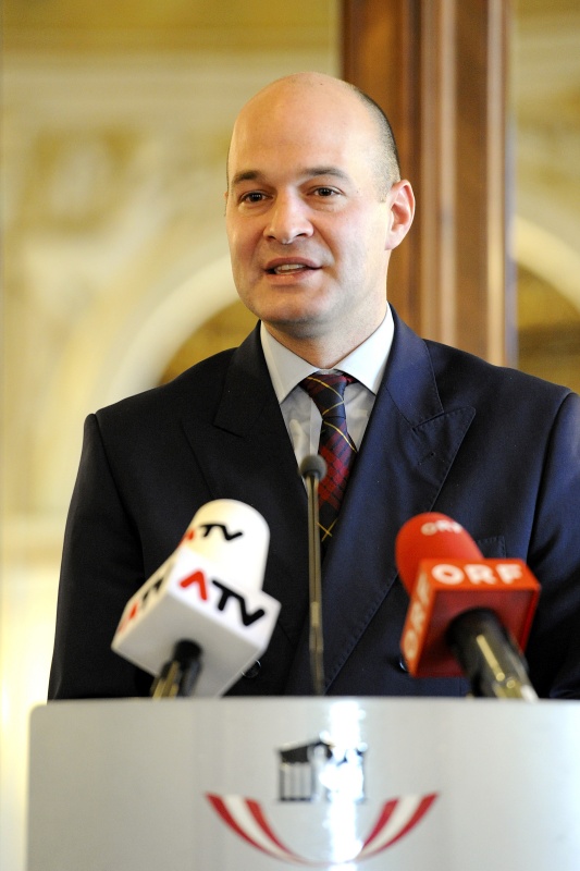 Vertreter der Kanzlei Brauneis Klauser Prändl Rechtsanwälte GmbH Dr. Orlin Radinsky am Rednerpult