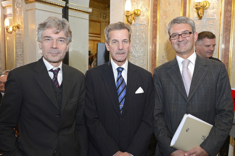 v.li. Parlamentsdirektor Harald Dossi, Beiratspräsident Transparency International - Austrian Chapter Dr. Franz Fiedler  und Parlamentsvizedirektor Alexis Wintoniak