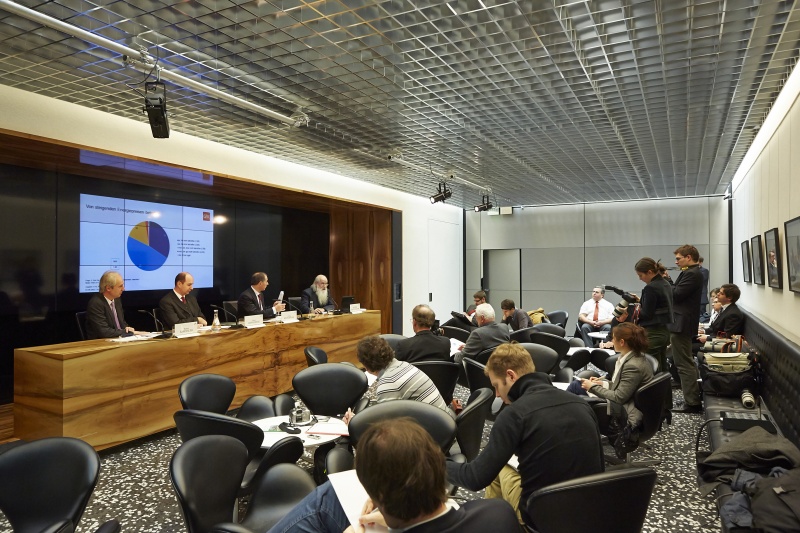 Podium v. links: Institutsleiter Institut für Waldbau Hubert Hasenauer, der Vorsitzende des Österreichischen Biomasse - Verbandes Horst Jauschnegg, Bundesratspräsident Georg Keuschnigg und  Rudolf Bretschneider