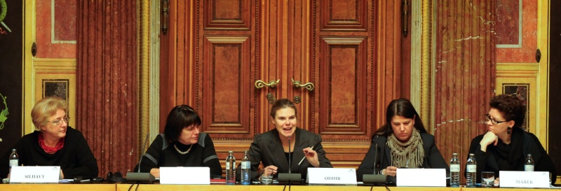 v.li. Die Nationalratsabgeordneten Heidrun Silhavy (S), Gisela Wurm (S), Kristin Van der Leest (ODIHR), Nationalratsabgeordenten Martina Schenk (B) und Christine Marek (V)
