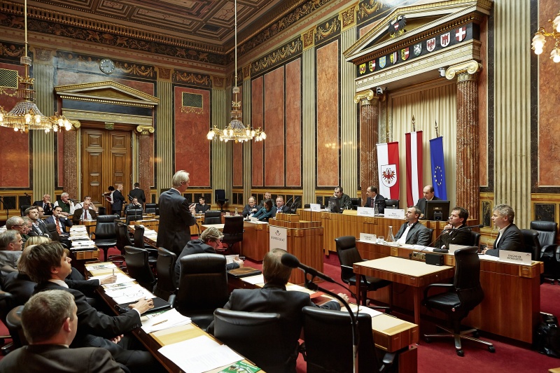 Fragen an die Podiumdiskutanten v. links: Abgeordneter zum Nationalrat Hermann Schultes, Abgeordnete zum Nationalrat Christiane Brunner, Abgeordneter zum Nationalrat Hannes Weninger, Abgeordneter zum Nationalrat Norbert Hofer, Abgeordneter zum Nationalrat Rainer Widmann