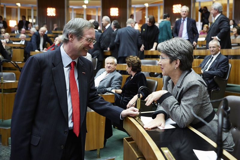 Nationalratspräsidentin Barbara Prammer im Gespräch mit dem Präsidenten der Wirtschaftskammer Österreichs Christoph Leitl