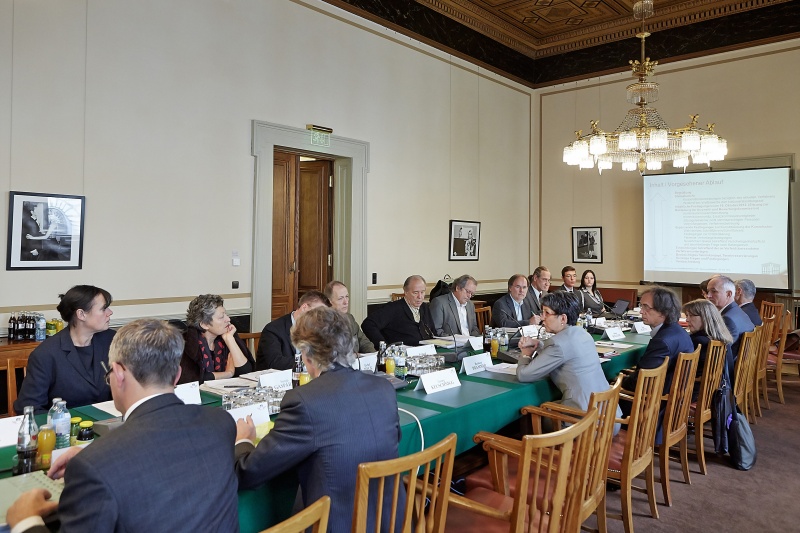 Blick in Richtung SitzungsteilnehmerInnen