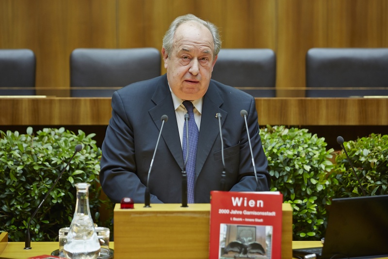 Zweiter Nationalratspräsident Fritz Neugebauer am Rednerpult