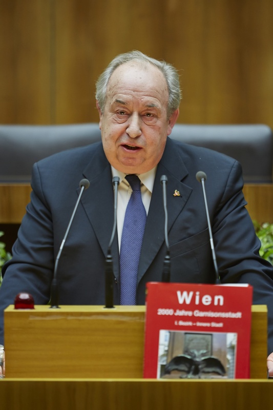 Zweiter Nationalratspräsident Fritz Neugebauer am Rednerpult