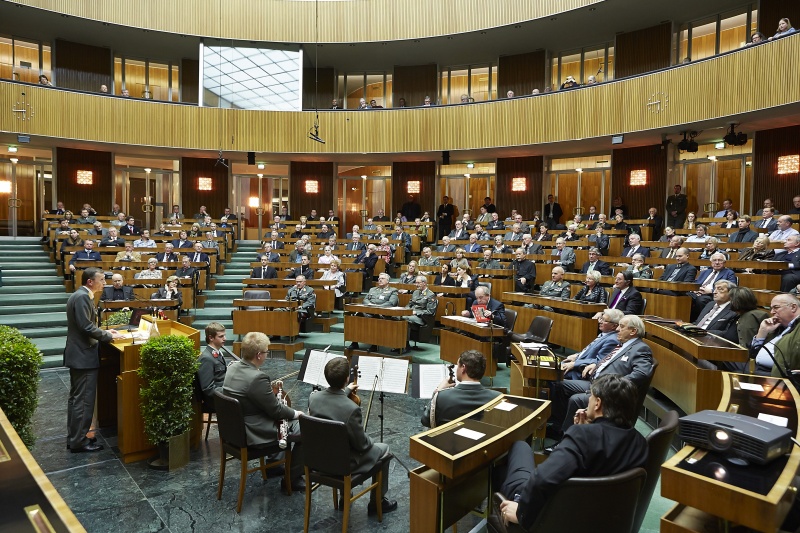 Der Militärkommandant von Wien Kurt Wagner am Rednerpult