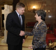 v.li.: Der Ministerpräsident der Slowakischen Republik Robert Fico wird durch Nationalratspräsidentin Barbara Prammer begrüßt