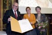 v.li.: Manfried Welan, Preisträgerin Barbara Helige und Nationalratspräsidentin Barbara Prammer