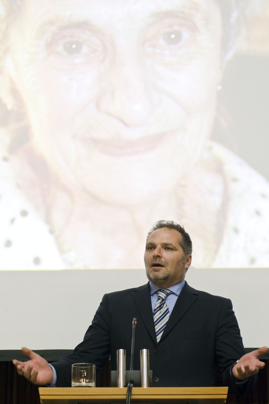 Preisträger Willi Mernyi, stellvertretend für das Mauthausen Komitee, bei seiner Dankesrede