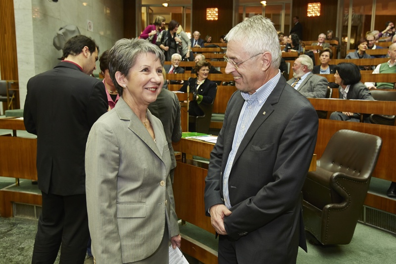 v.li.: Nationalratspräsidentin Barbara Prammer im Gespräch mit Lions Clubs International Ferdinand Hacker