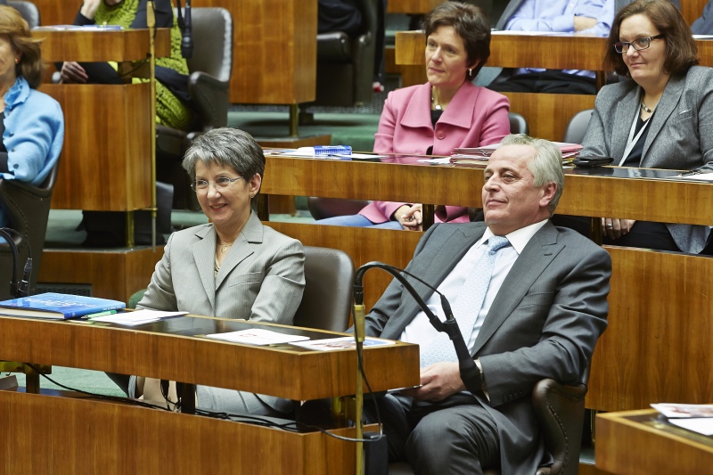 v.li. Nationalratspräsidentin Barbara Prammer mit Sozialminister Rudolf Hundstorfer in der ersten Reihe