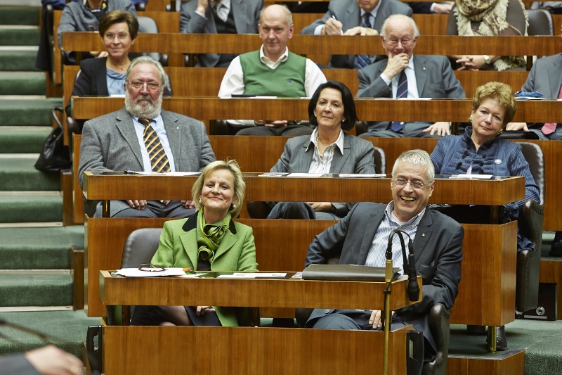 v.li.: Rotary International Barbara Kamler-Wild und Lions Clubs International Ferdinand Hacker in der ersten Reihe