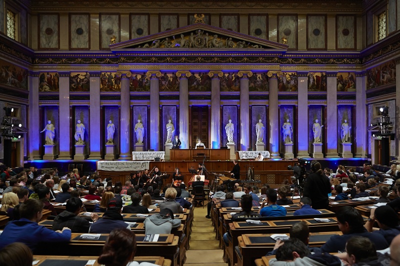 Uraufführung der Oper Spiegelgrund von Peter Androsch