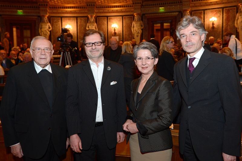 v.l. Bischof Diözese Linz Maximilian Aichern, 
Komponist Peter Androsch, Nationalratspräsidentin Barbara Prammer und Parlamentsdirektor Harald Dossi